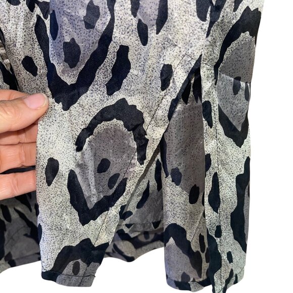 Bogari Vintage Womens Shirt Size M Gray Snake Print Button Down Oversized Fit - Picture 5 of 9